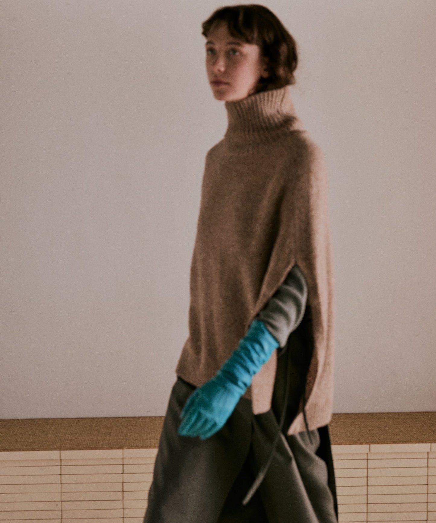 cashmere cape knit / WHT25FKN4038