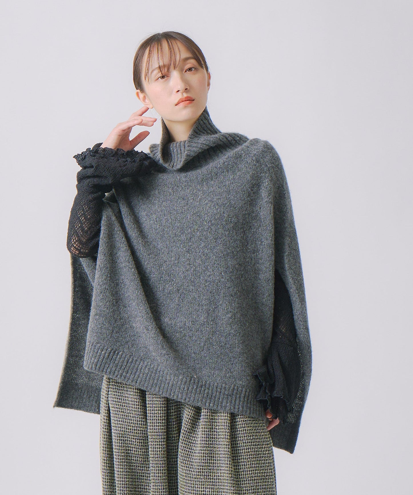 cashmere cape knit / WHT25FKN4038