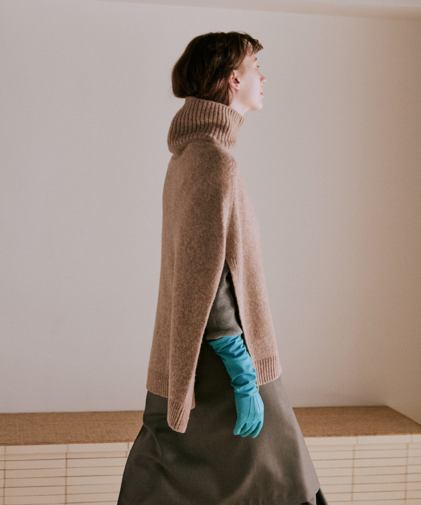 cashmere cape knit / WHT25FKN4038