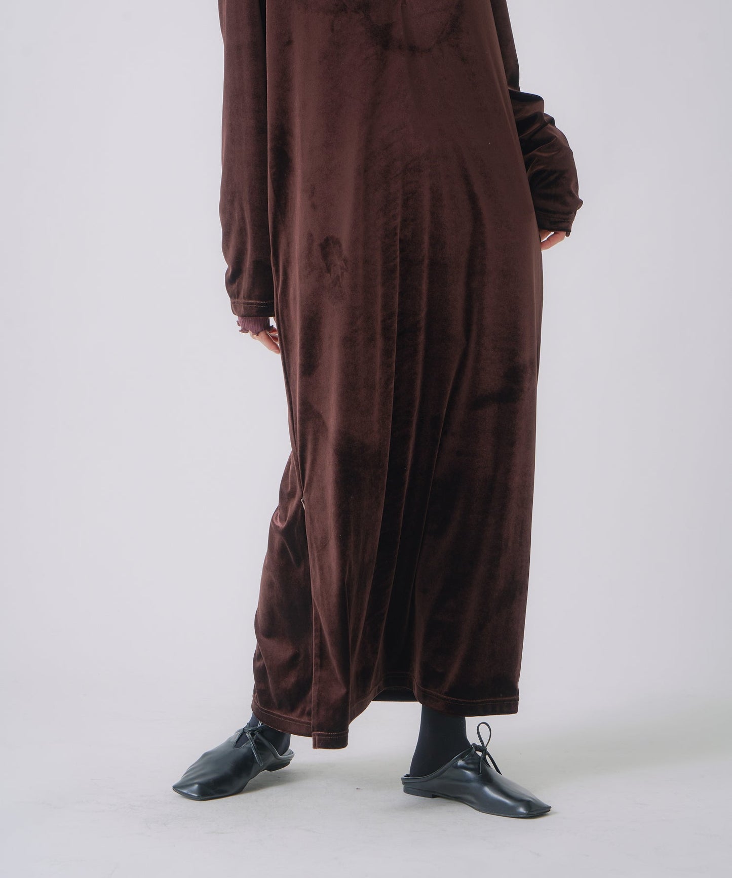 v slit velour dress / WHT25FOP4072