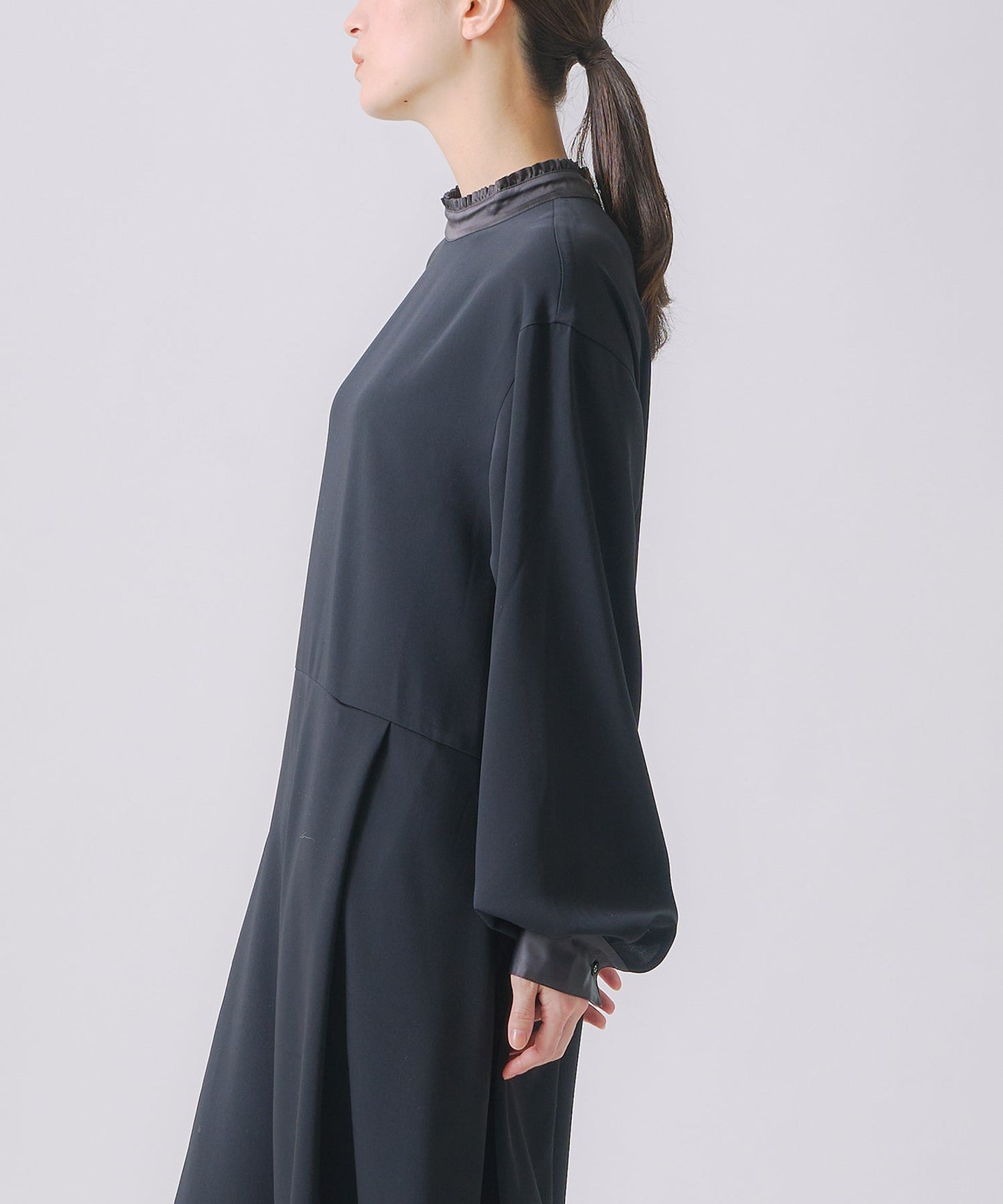 stand frill collar a line dress / WHT25FOP4073