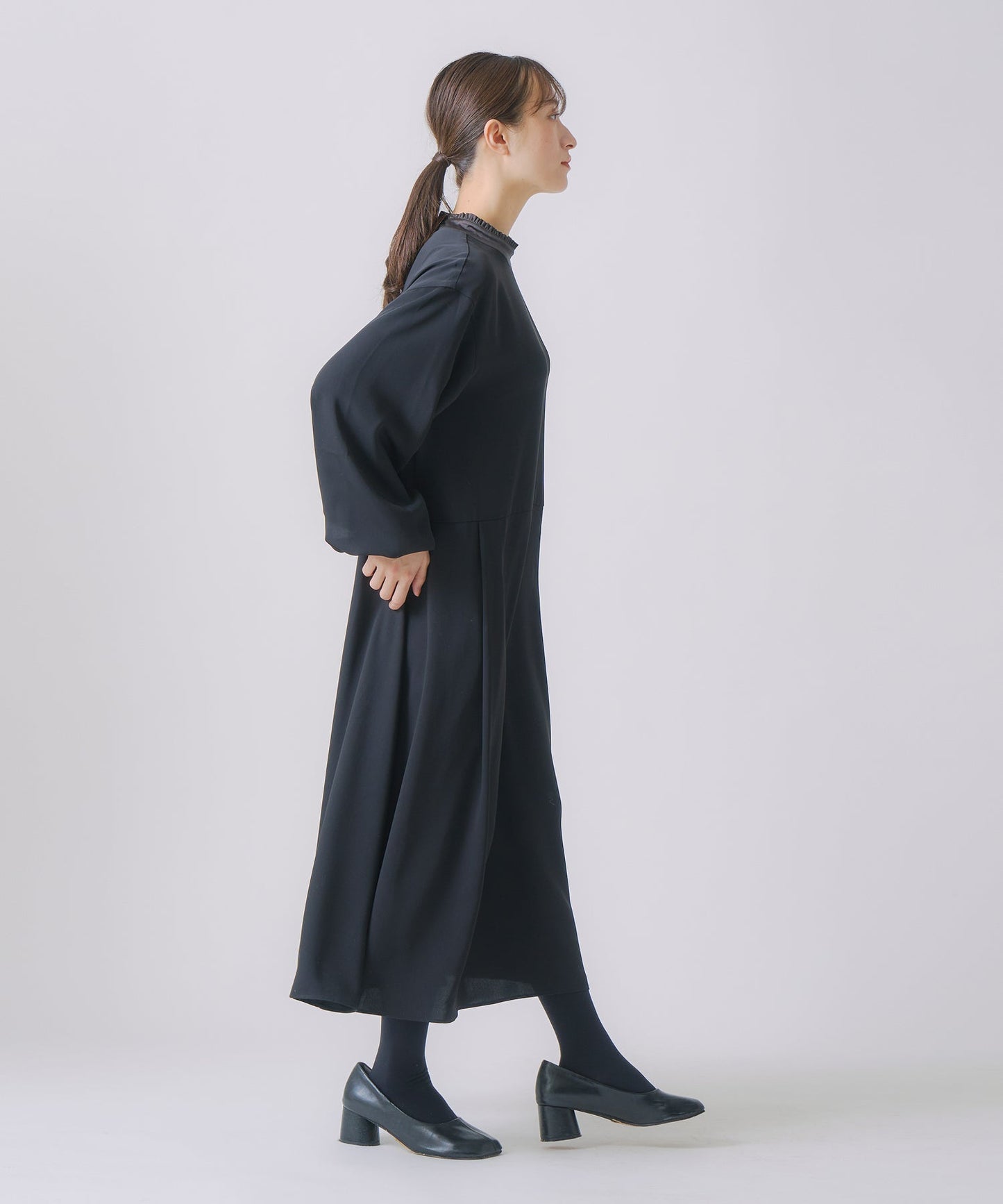stand frill collar a line dress / WHT25FOP4073