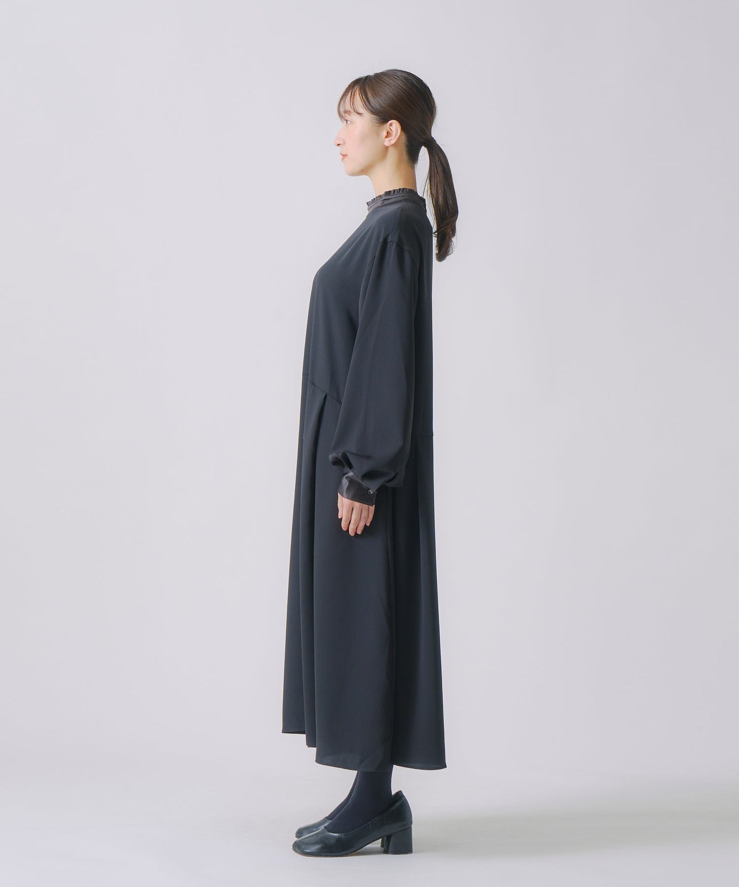 stand frill collar a line dress / WHT25FOP4073