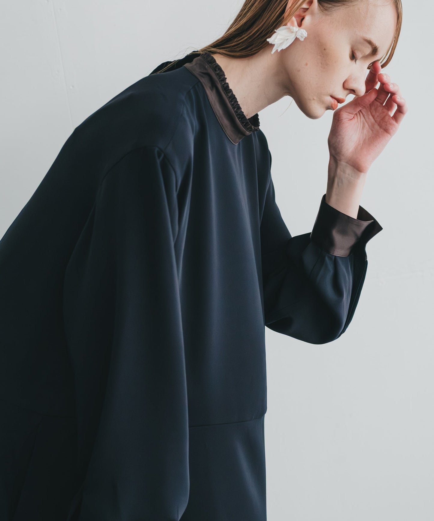 stand frill collar a line dress / WHT25FOP4073