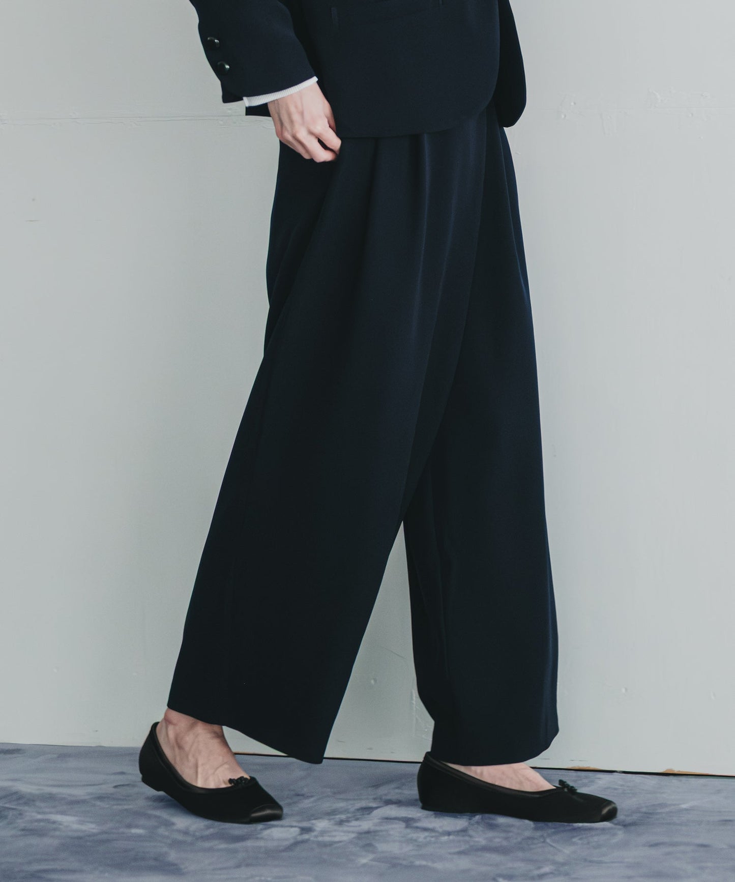 asymmetry wide trouser / WHT25FPT4054