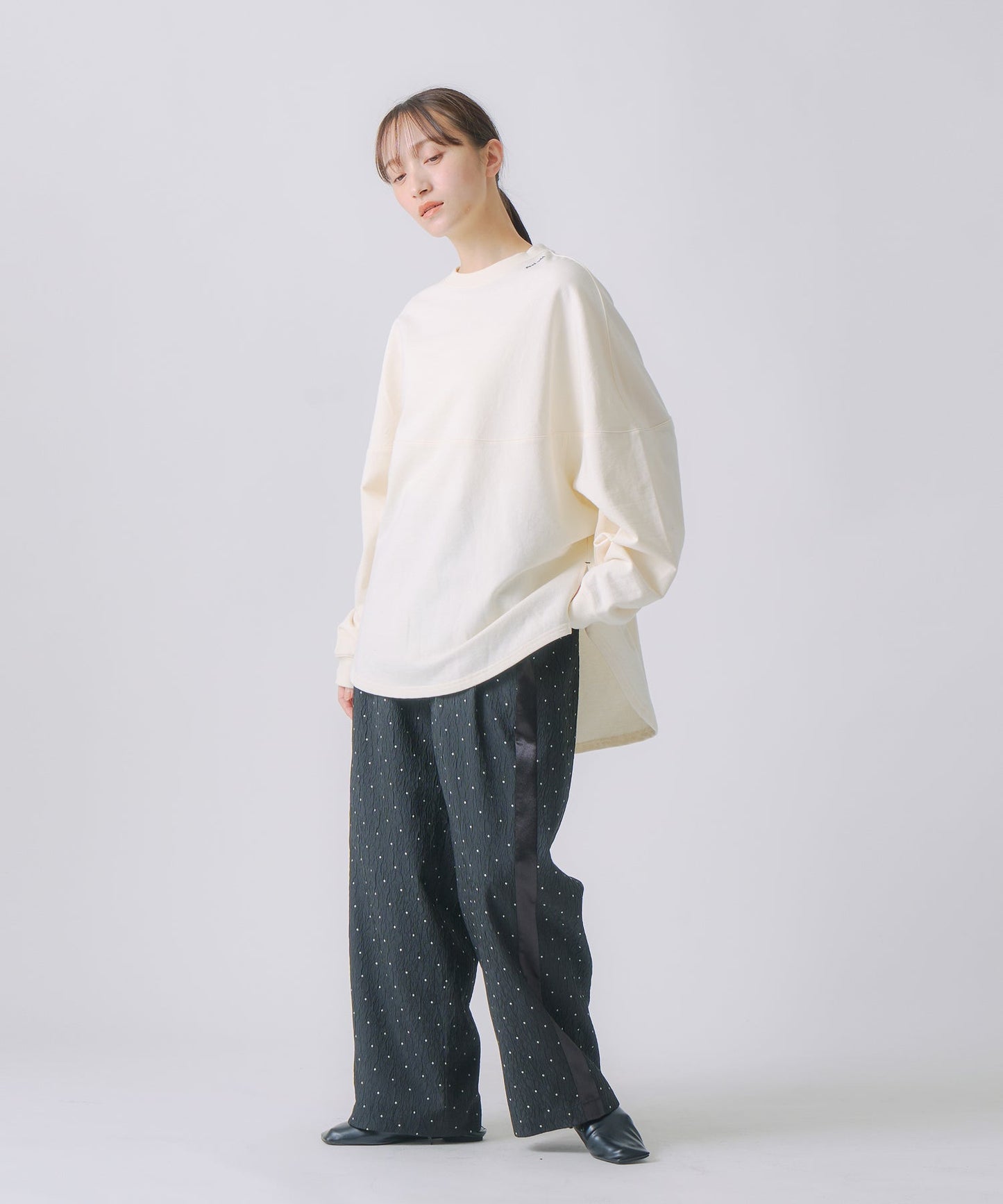 dot side line pants / WHT25FPT4058