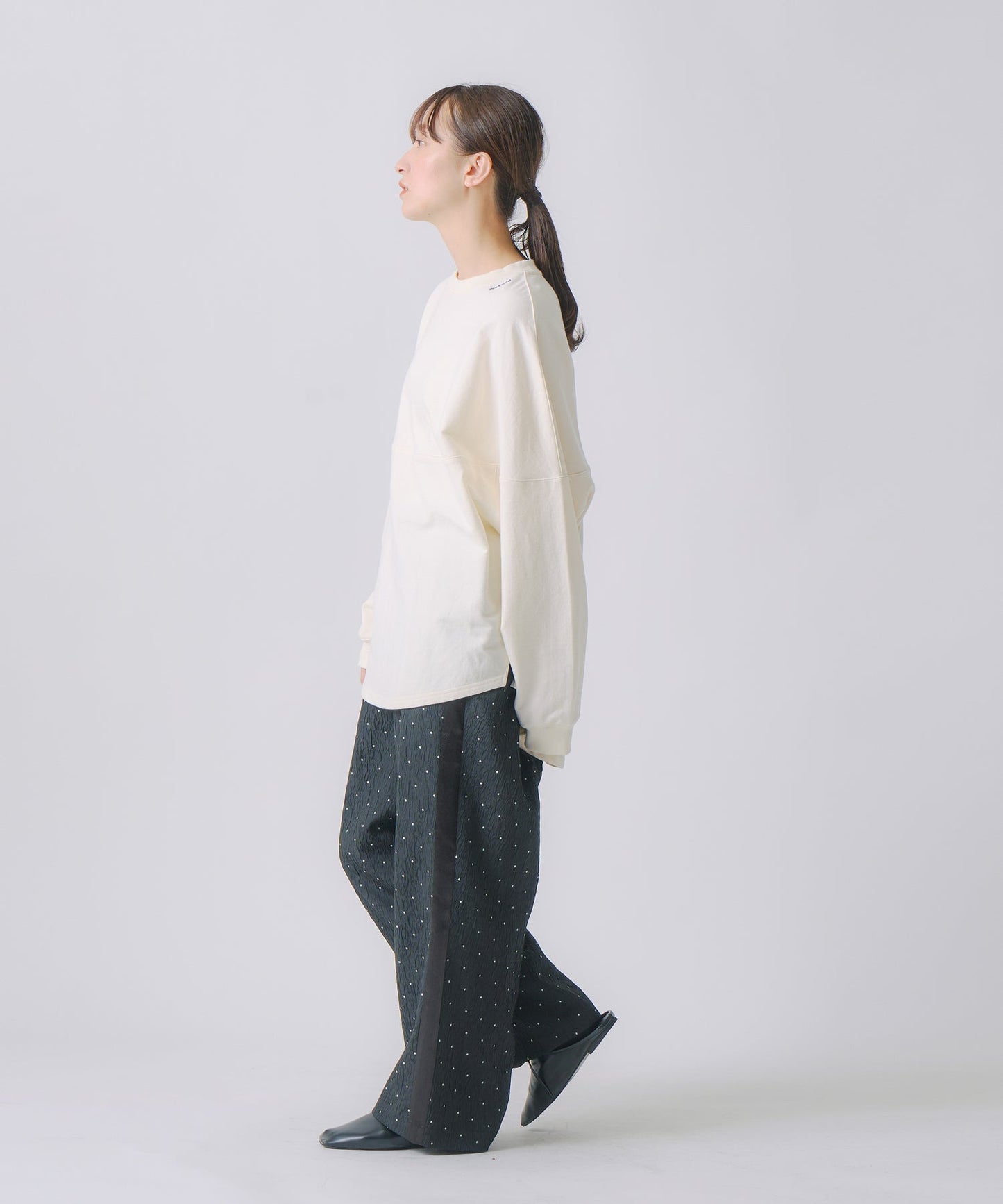 dot side line pants / WHT25FPT4058