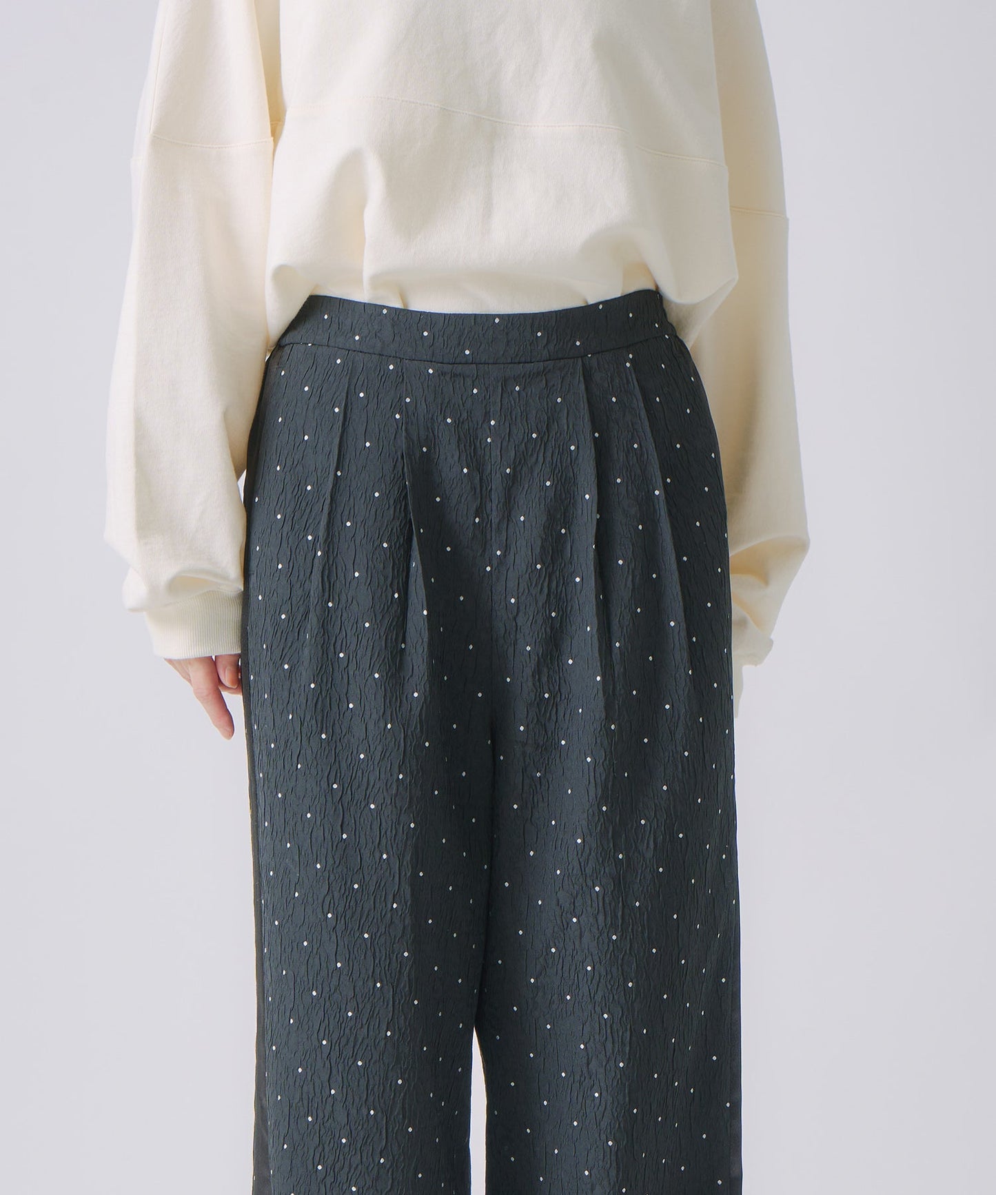 dot side line pants / WHT25FPT4058