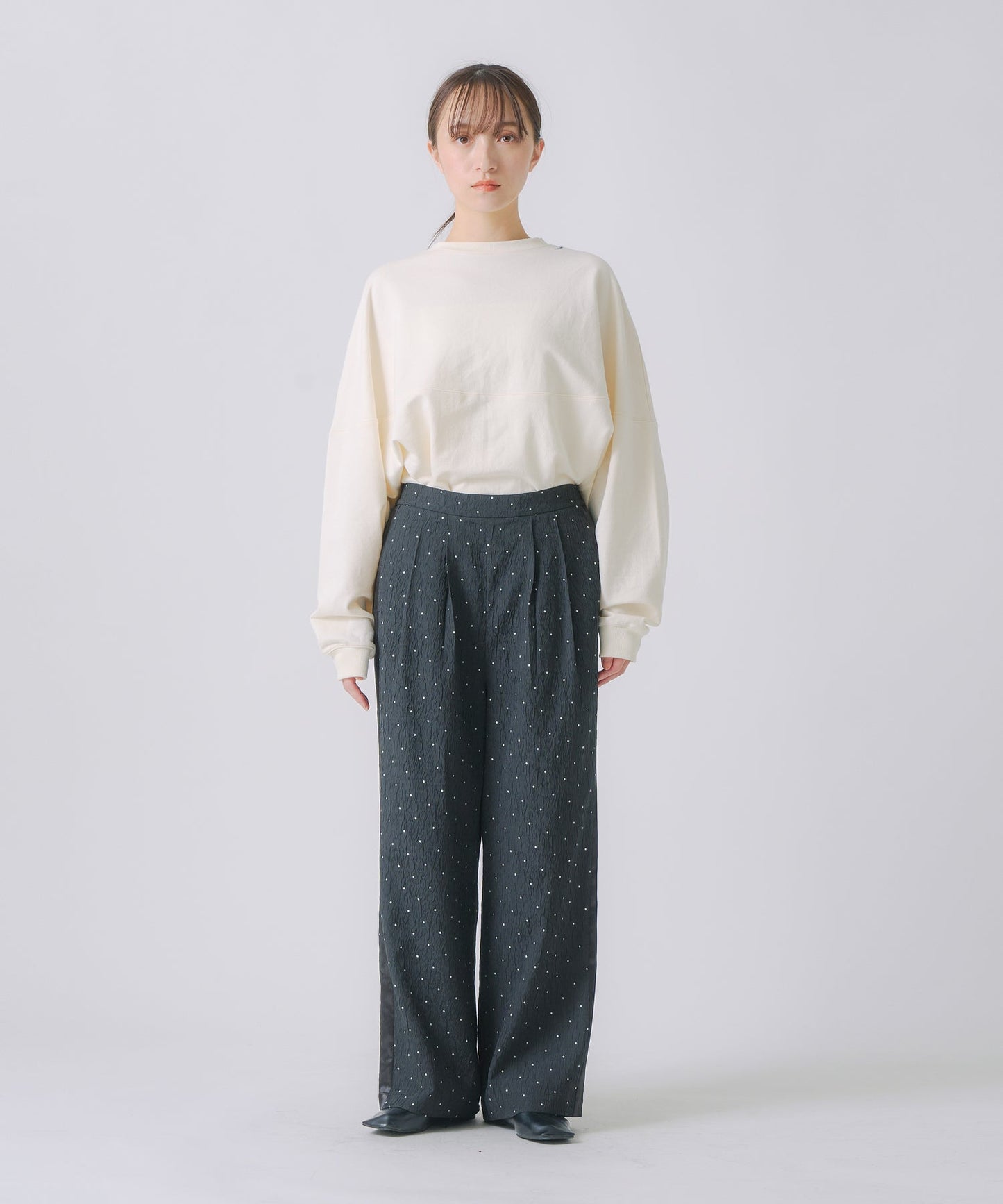 dot side line pants / WHT25FPT4058