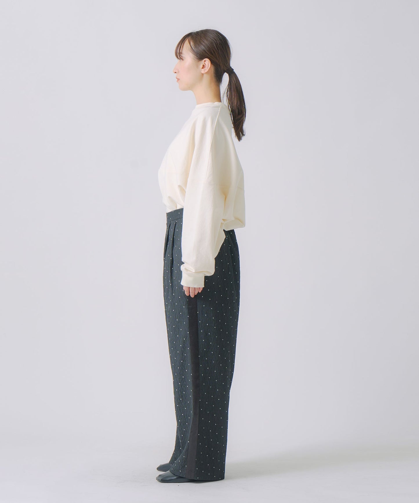 dot side line pants / WHT25FPT4058