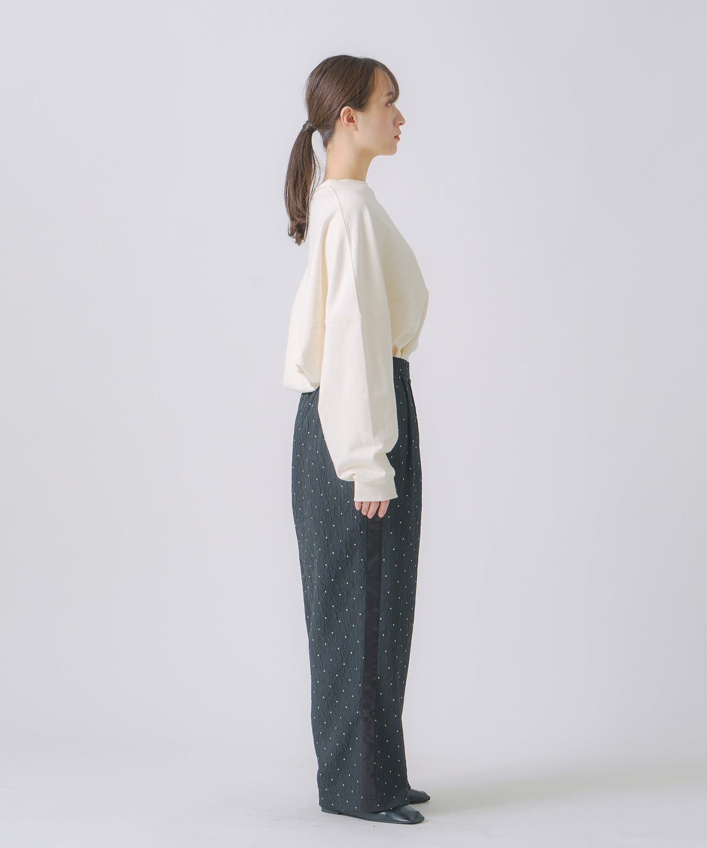 dot side line pants / WHT25FPT4058