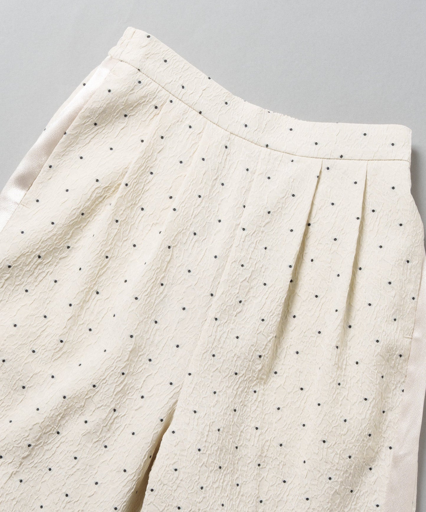 dot side line pants / WHT25FPT4058