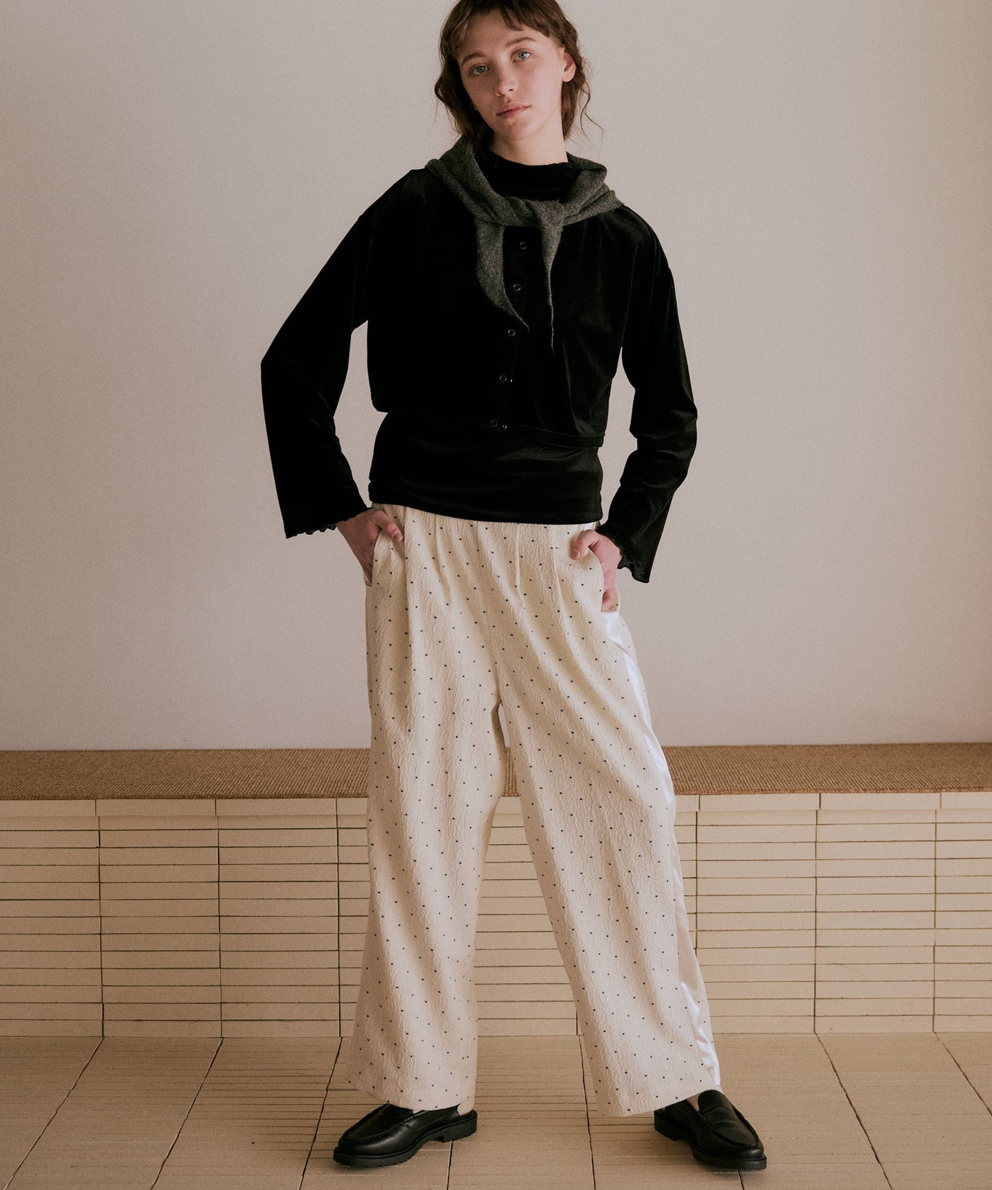 dot side line pants / WHT25FPT4058