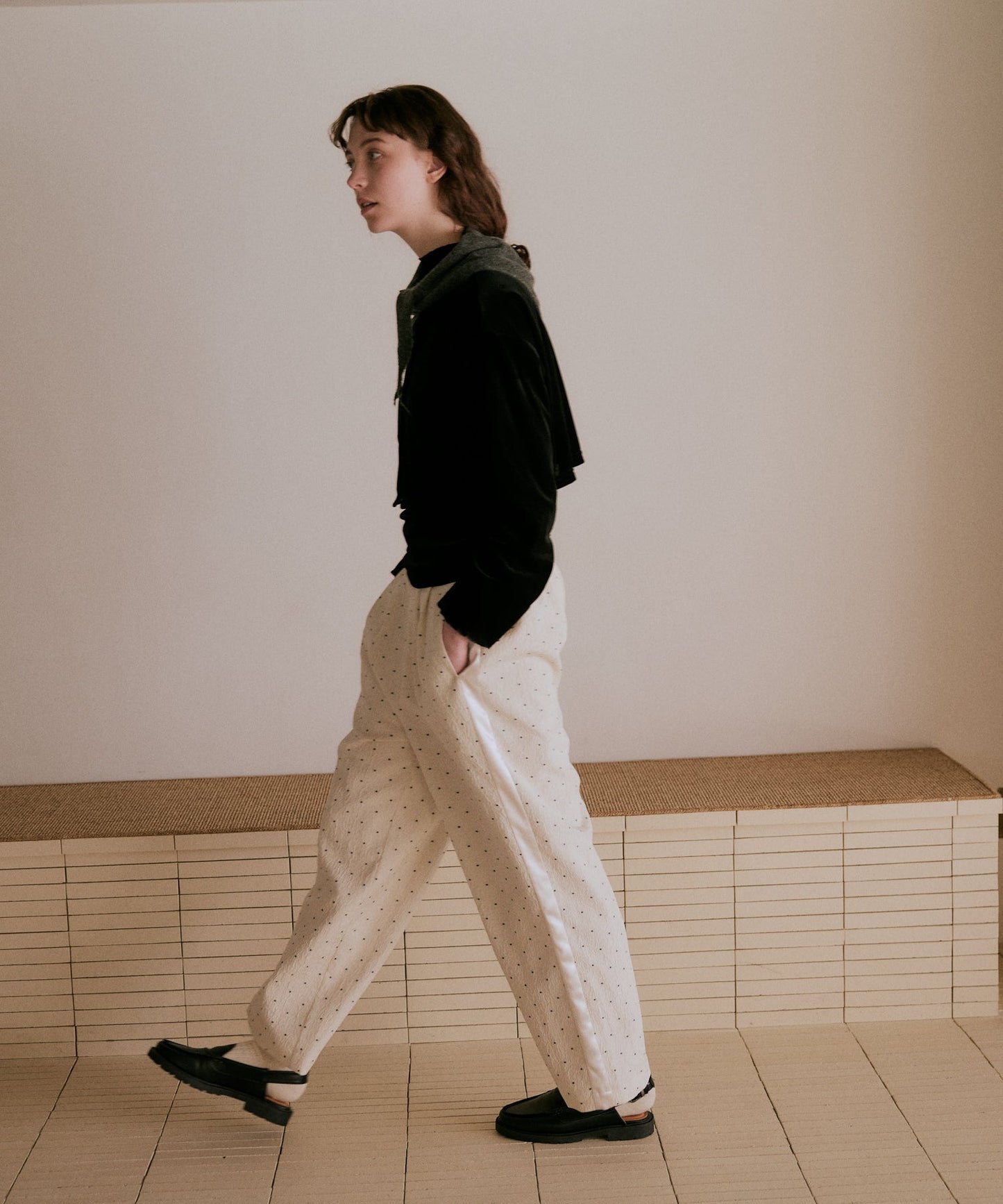 dot side line pants / WHT25FPT4058