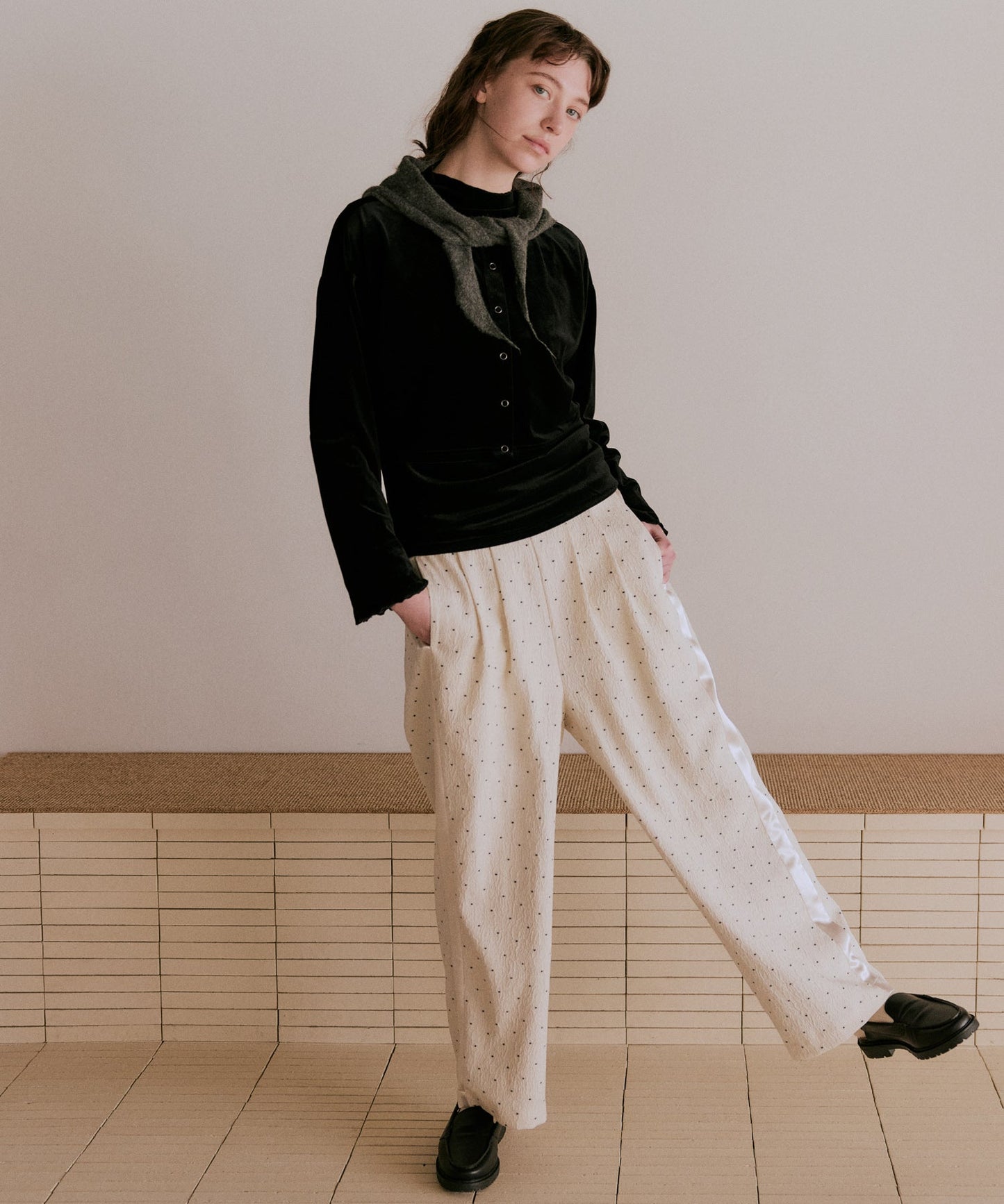dot side line pants / WHT25FPT4058