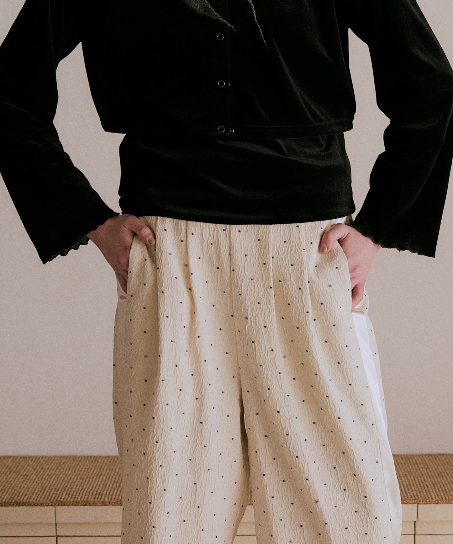 dot side line pants / WHT25FPT4058