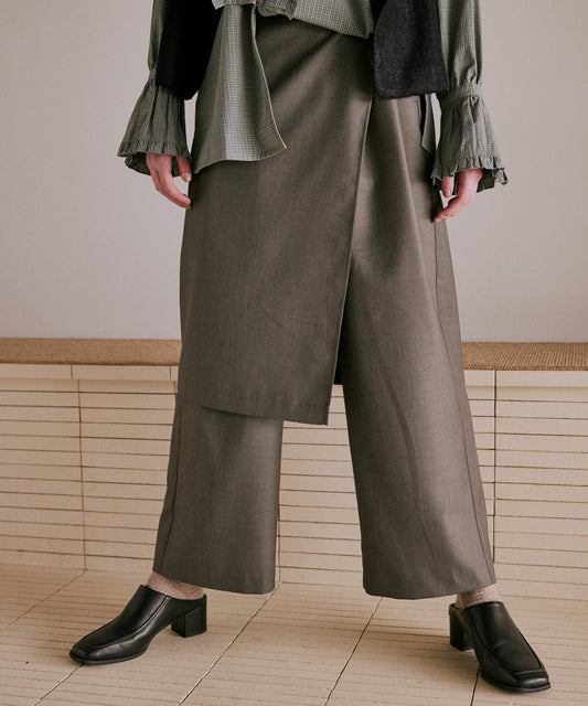 layered apron pants / WHT25FPT4060