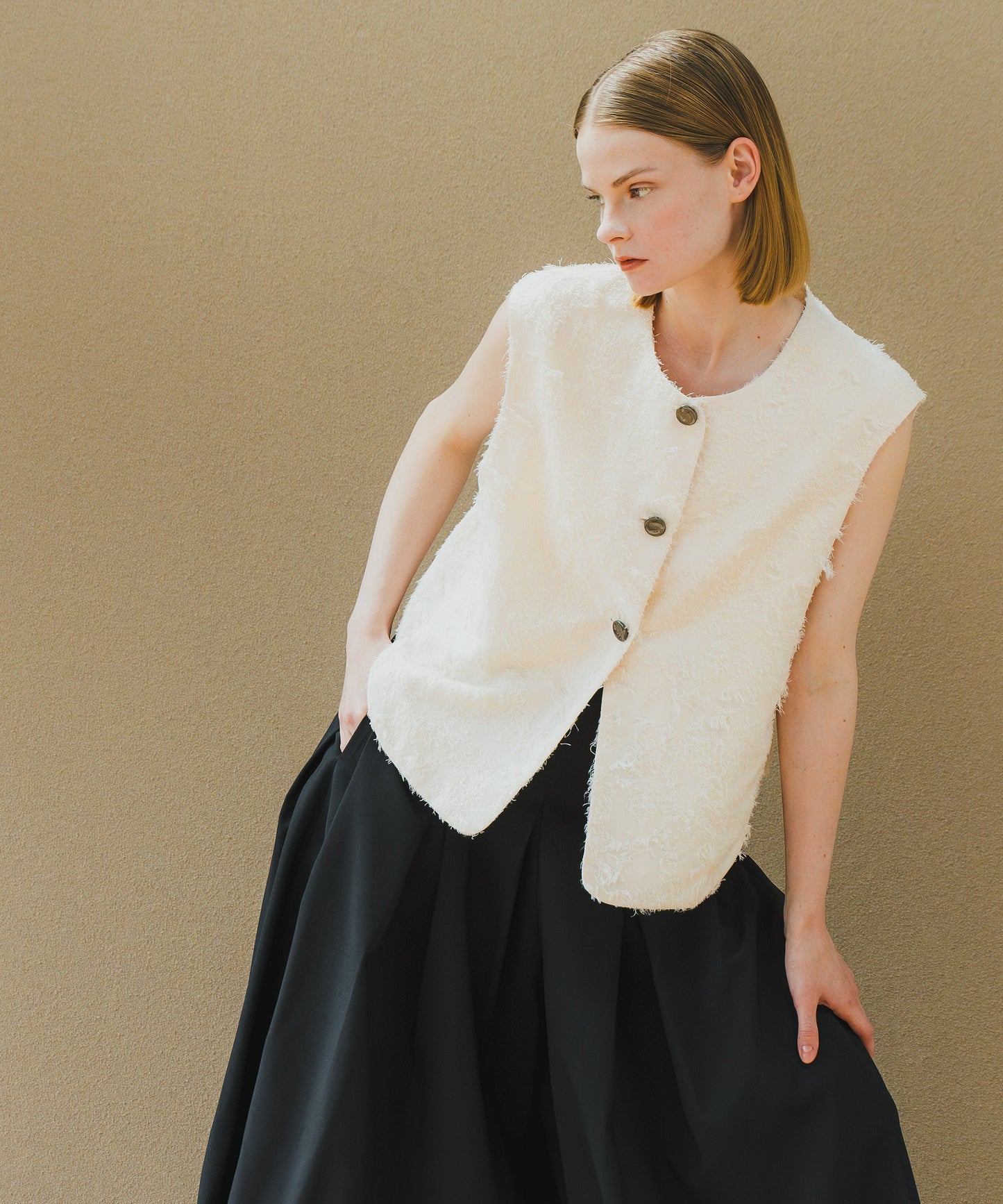 JACQUARD VEST / WHT25HJK4042