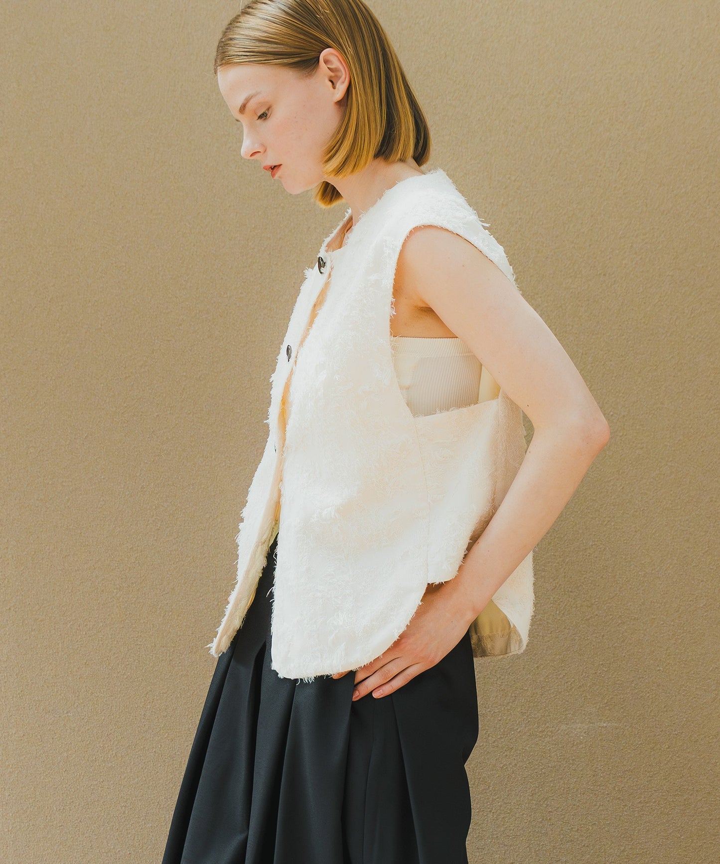 JACQUARD VEST / WHT25HJK4042