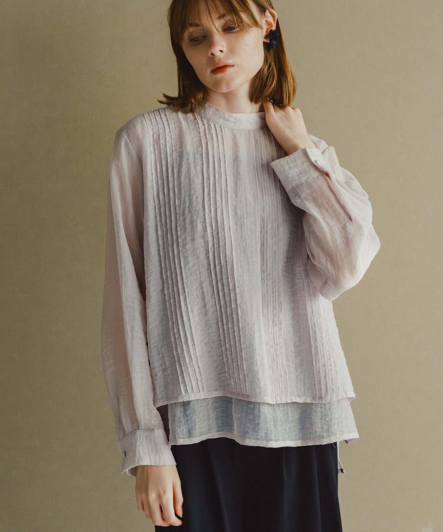 layered sheer blouse / WHT26HBL4092