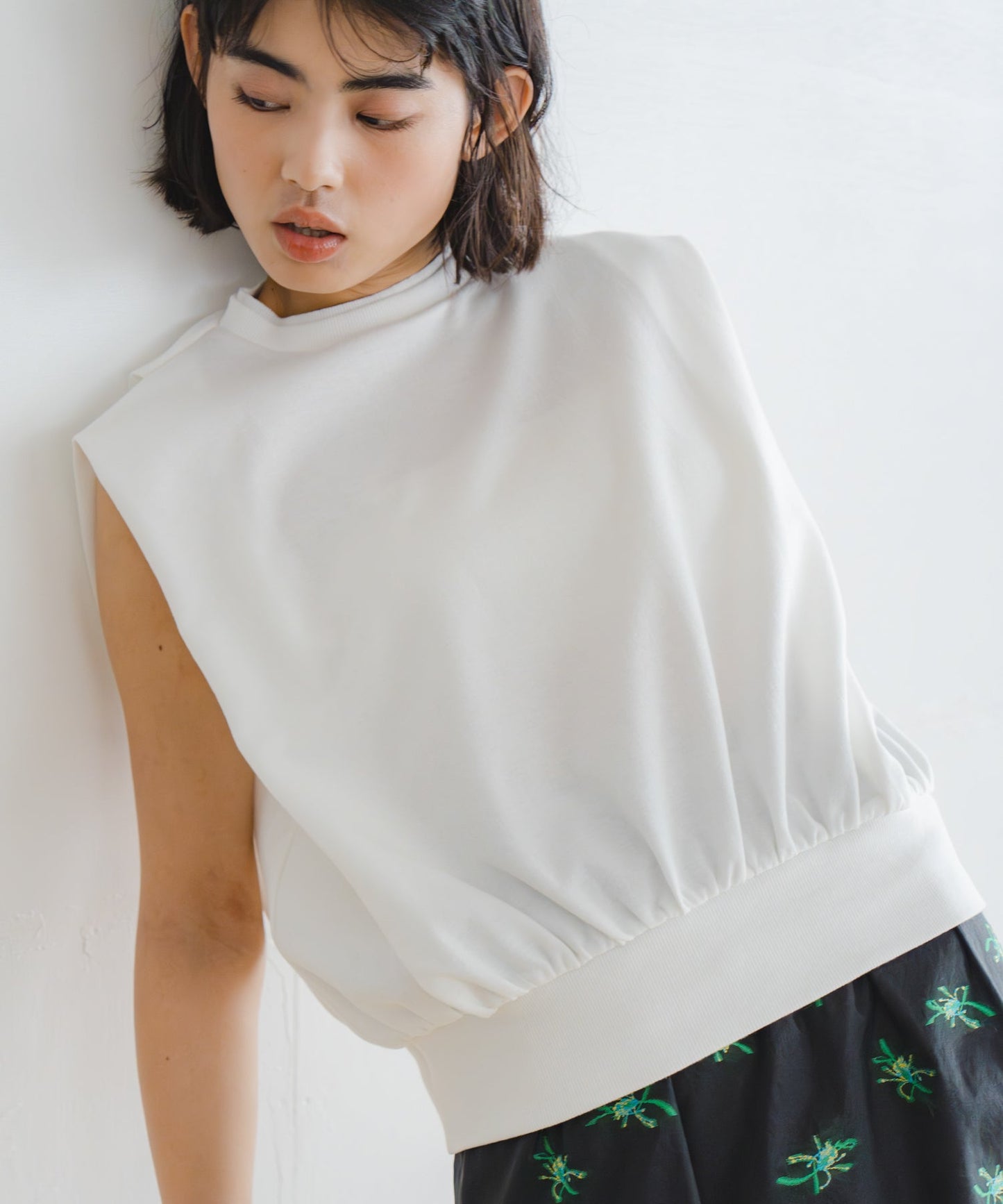 shoulder tuck tops / WHT26HCS4091