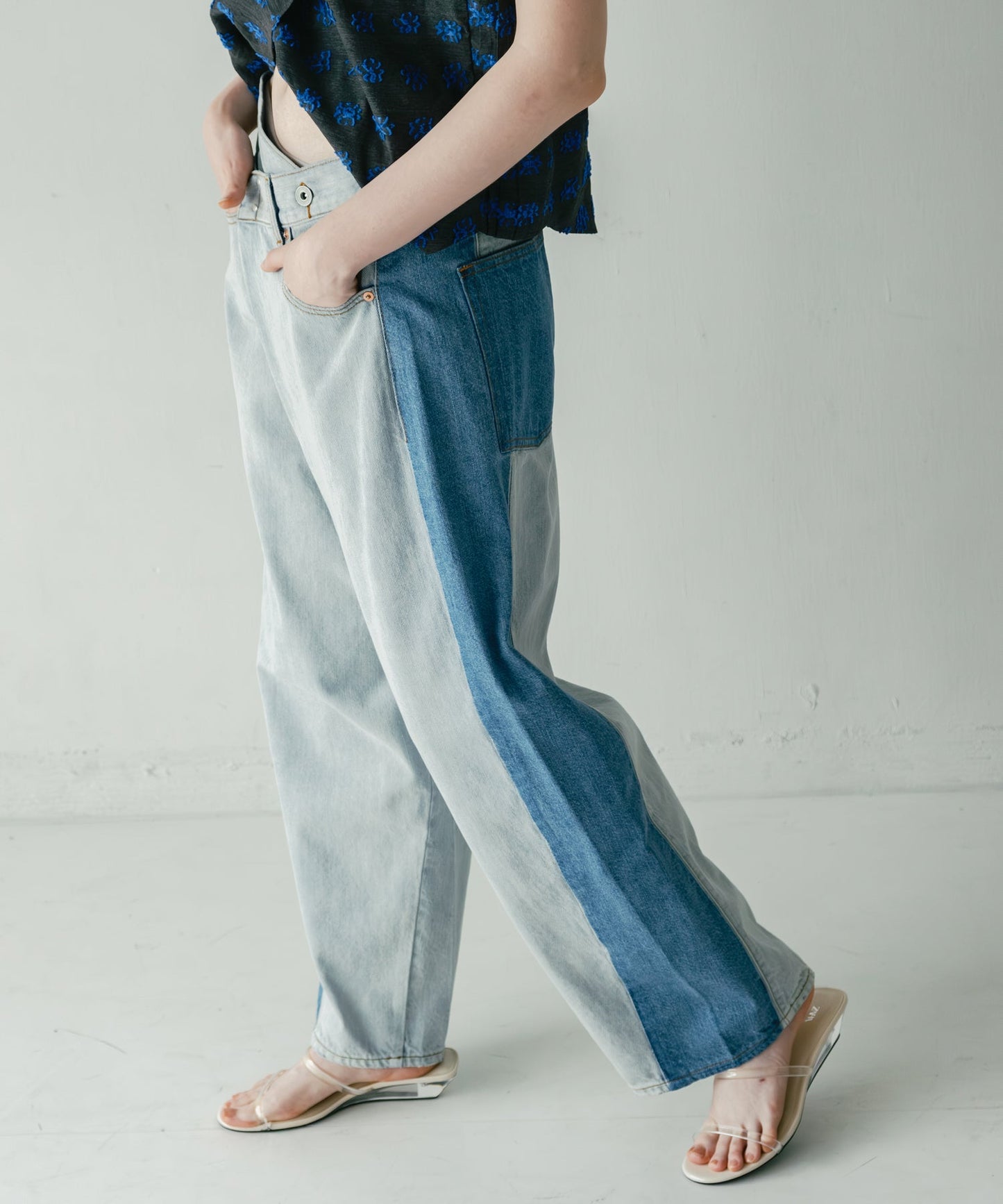 asymmetry tuck denim / WHT26HPT4068