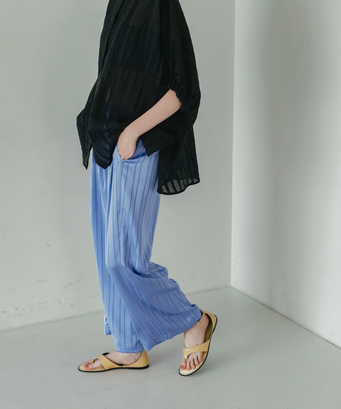 stain tuck trouser / WHT26HPT4072