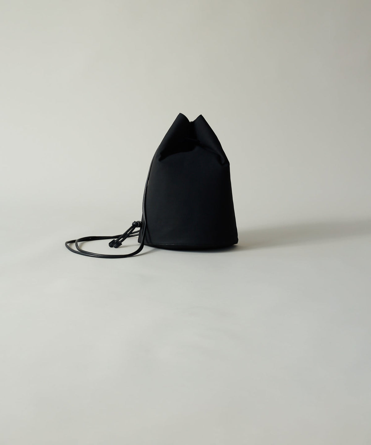 hemi cylinder bag – WHYTO and enbrace