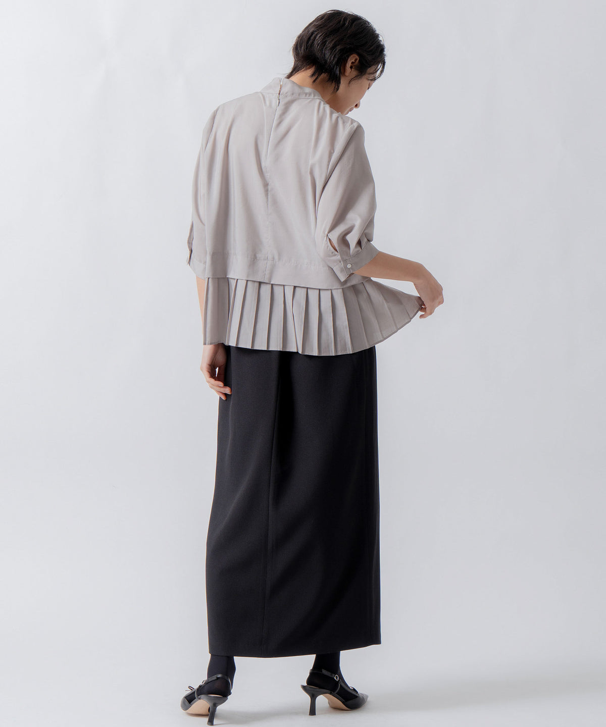 hem pleats blouse / WHT21FBL4004