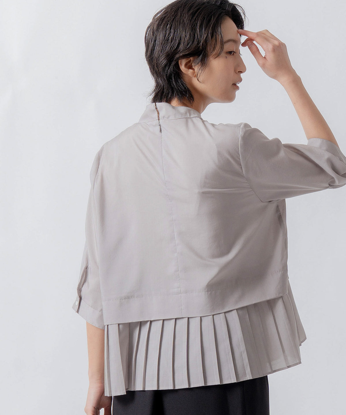 hem pleats blouse / WHT21FBL4004