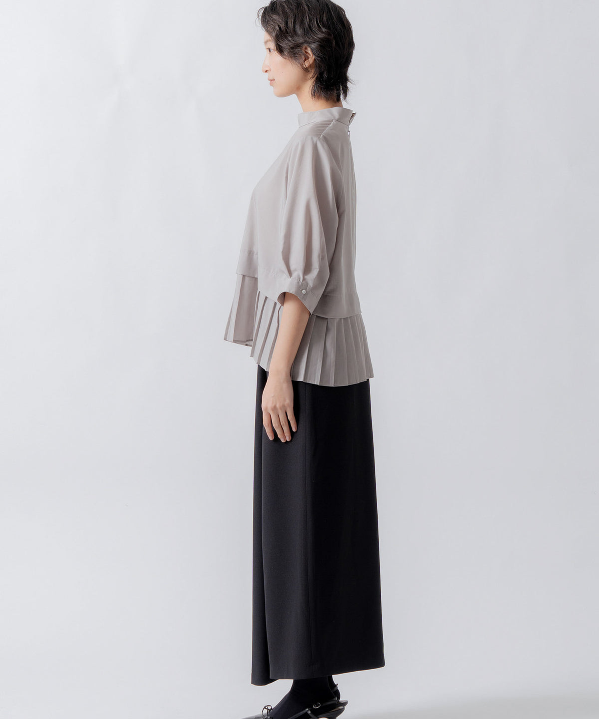 hem pleats blouse / WHT21FBL4004