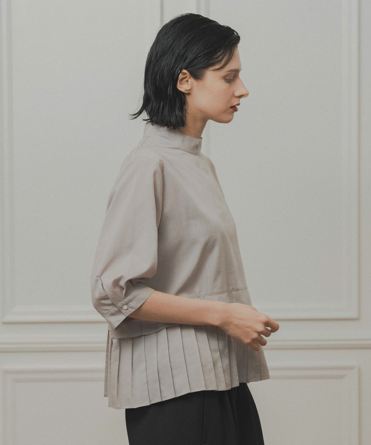 hem pleats blouse / WHT21FBL4004