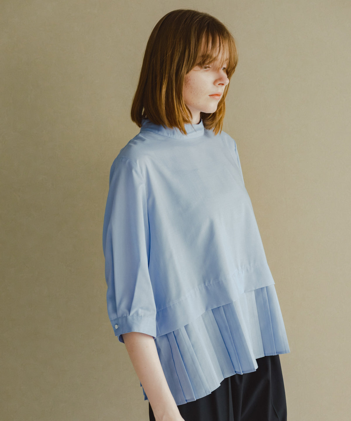 hem pleats blouse / WHT21FBL4004