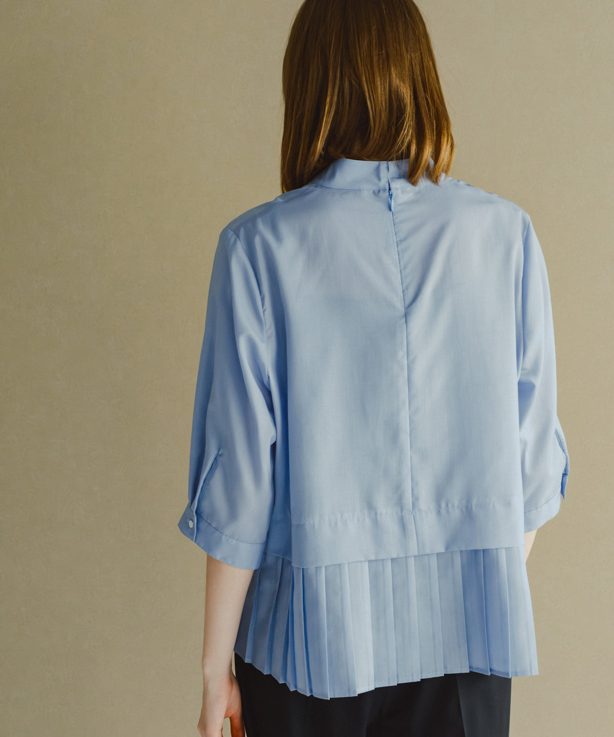 hem pleats blouse / WHT21FBL4004
