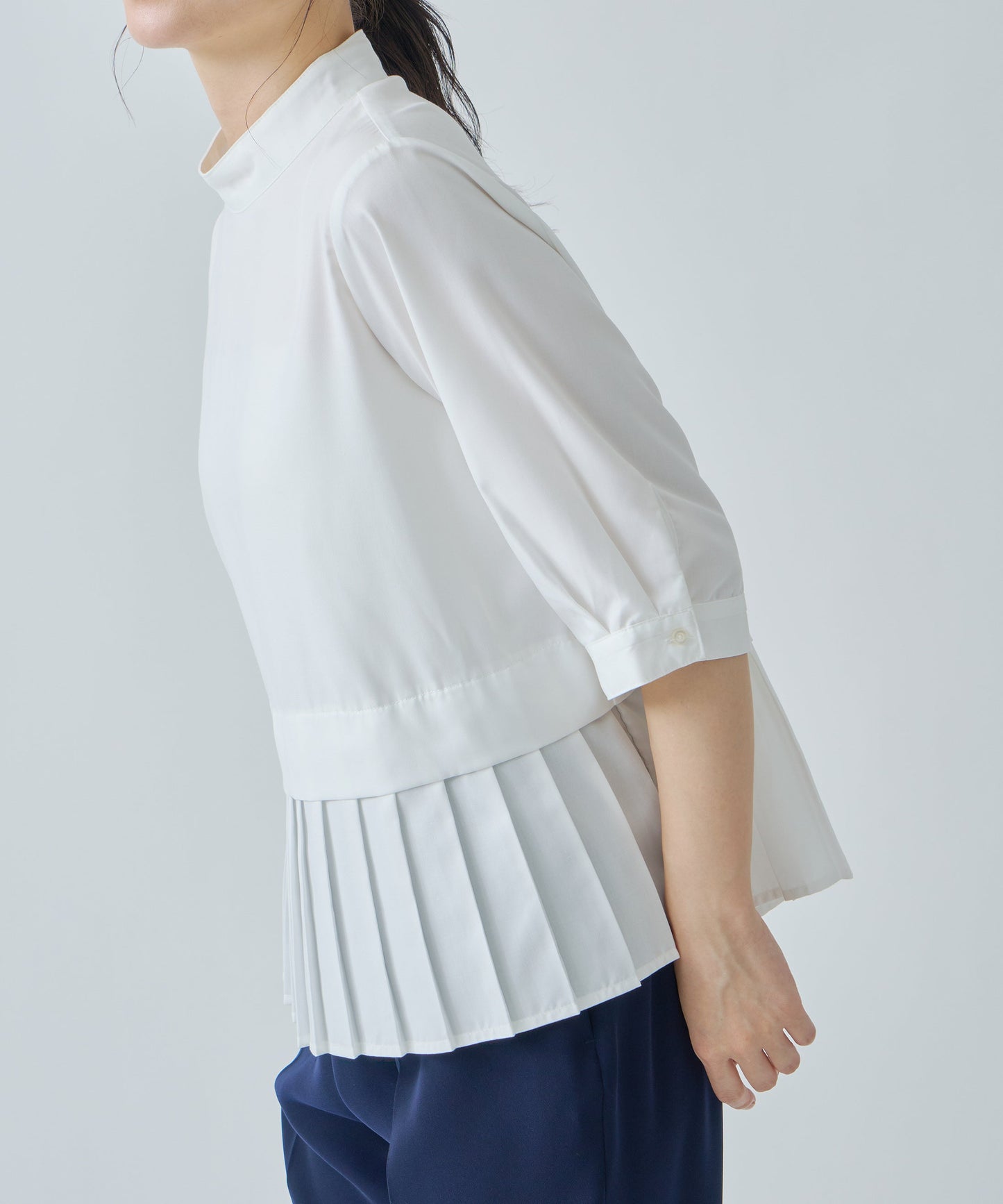 hem pleats blouse / WHT21FBL4004