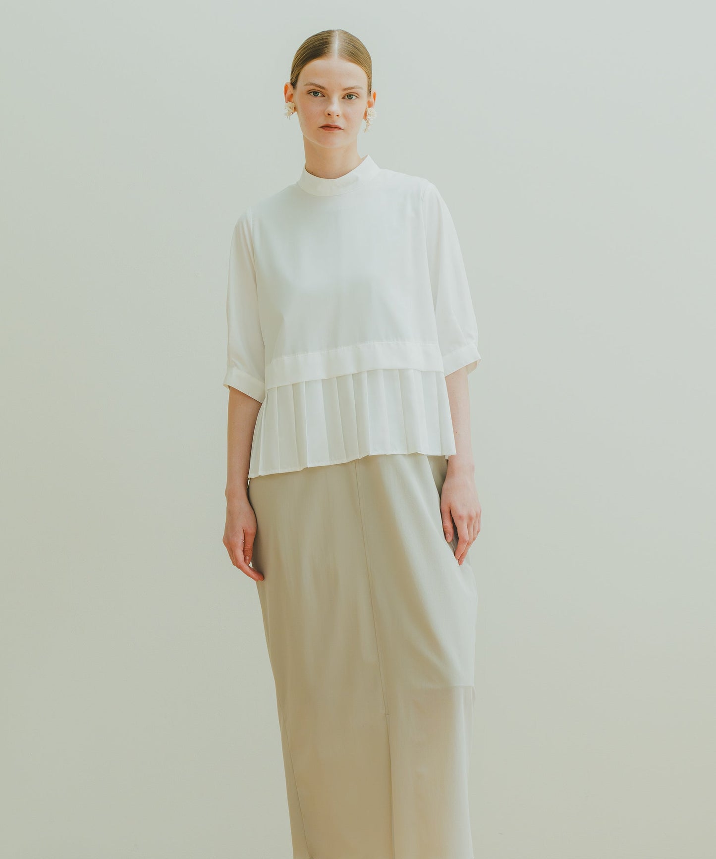 hem pleats blouse / WHT21FBL4004