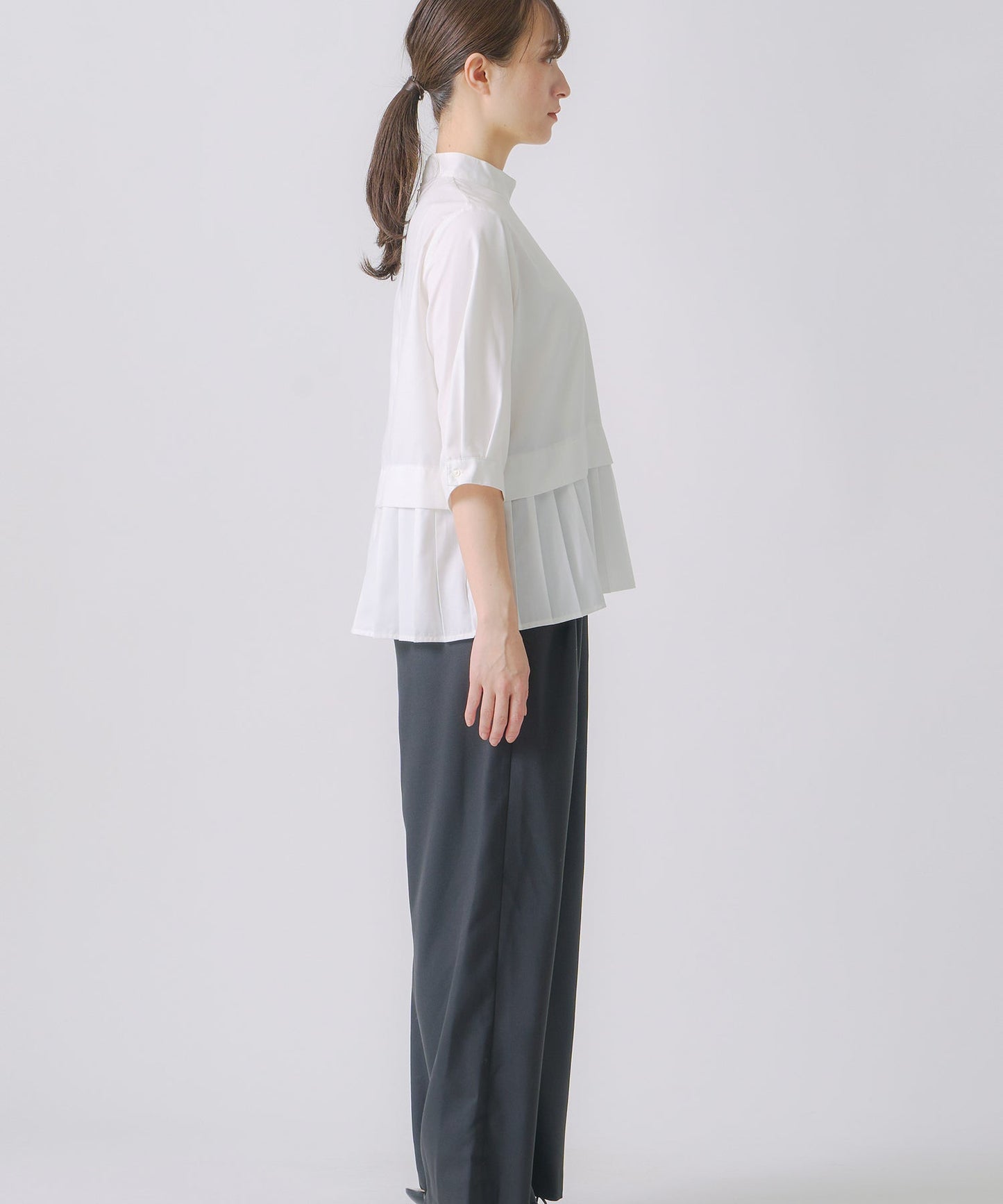 hem pleats blouse / WHT21FBL4004