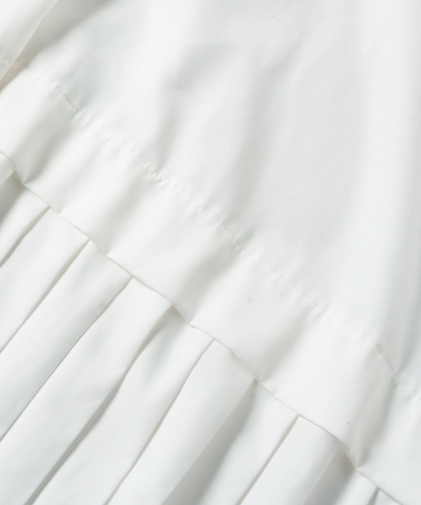 hem pleats blouse / WHT21FBL4004