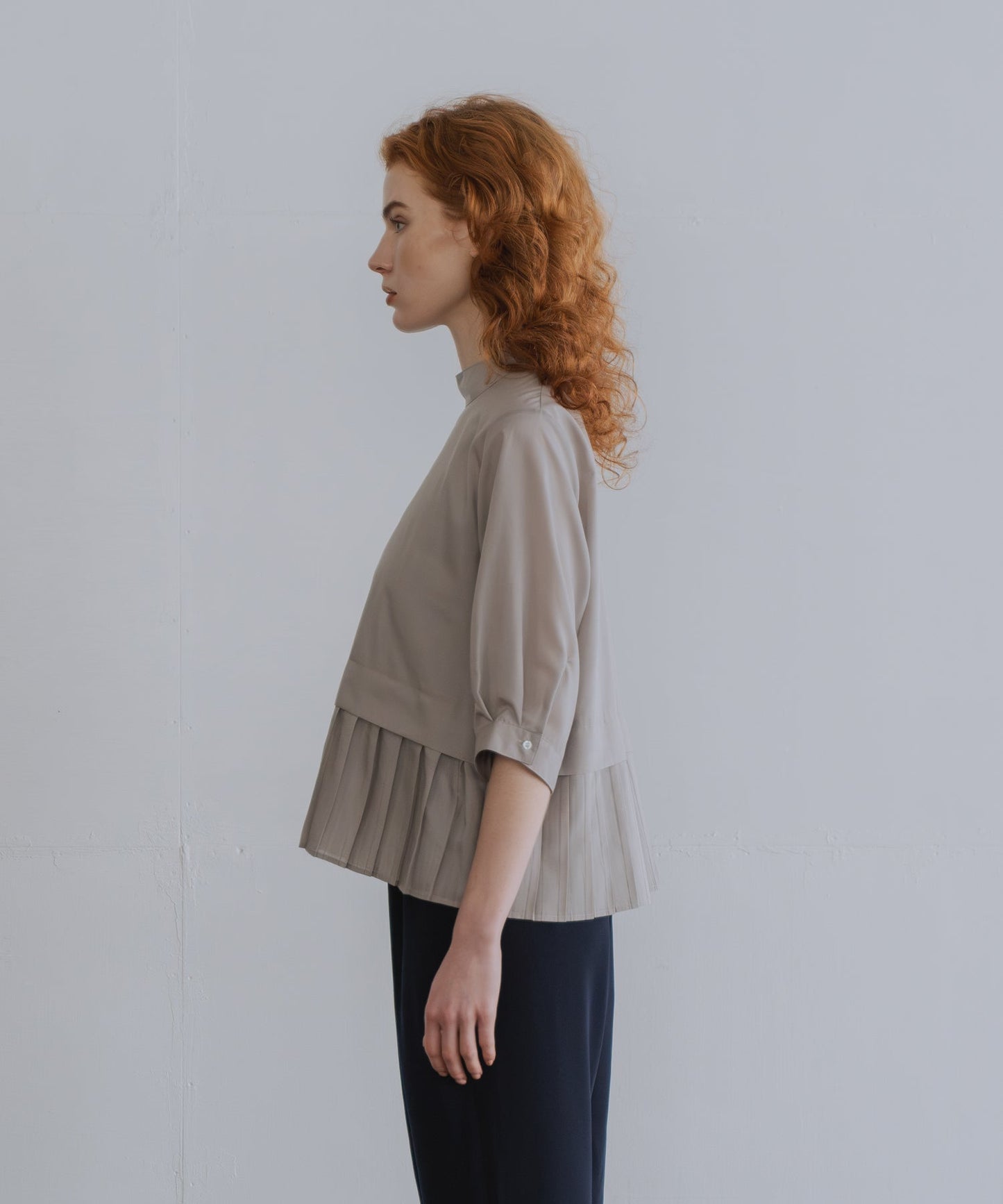 hem pleats blouse / WHT21FBL4004