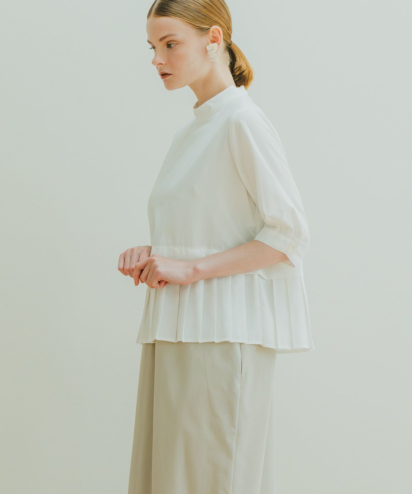 hem pleats blouse / WHT21FBL4004