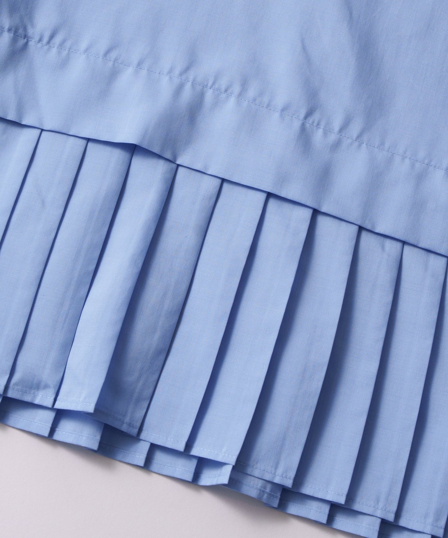 hem pleats blouse / WHT21FBL4004