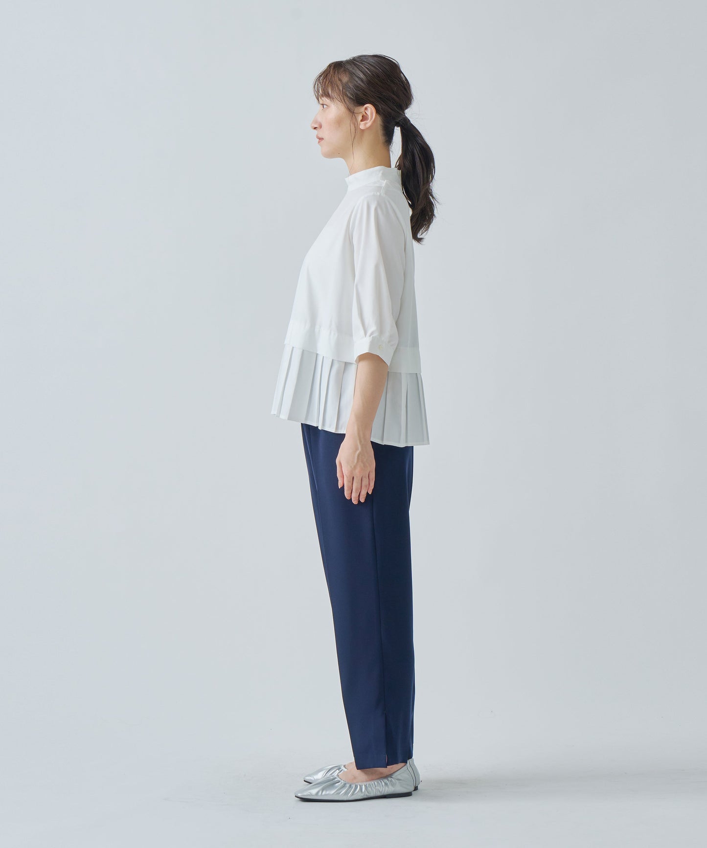 hem pleats blouse / WHT21FBL4004