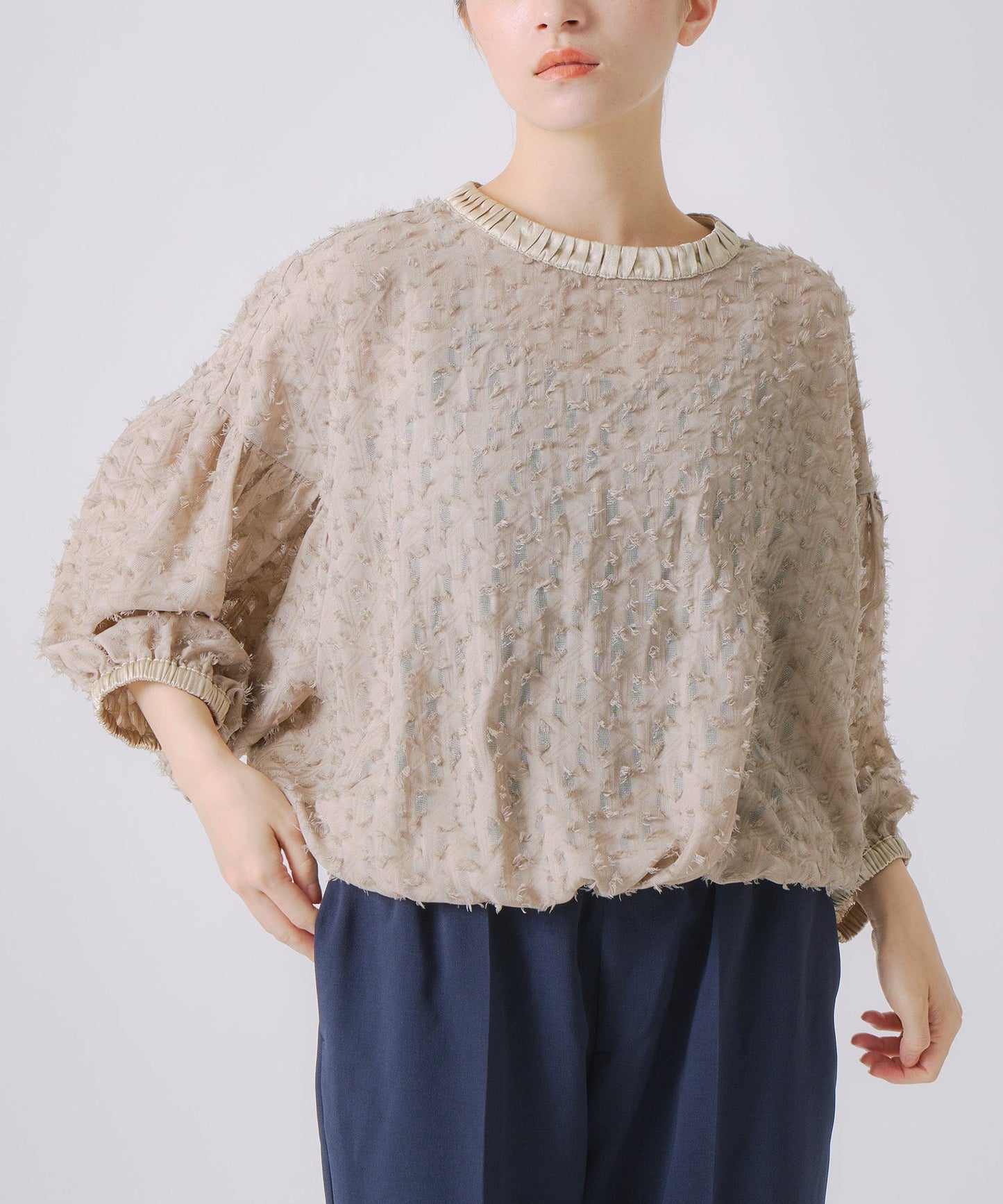 jacquard volume blouse / WHT24FBL4053