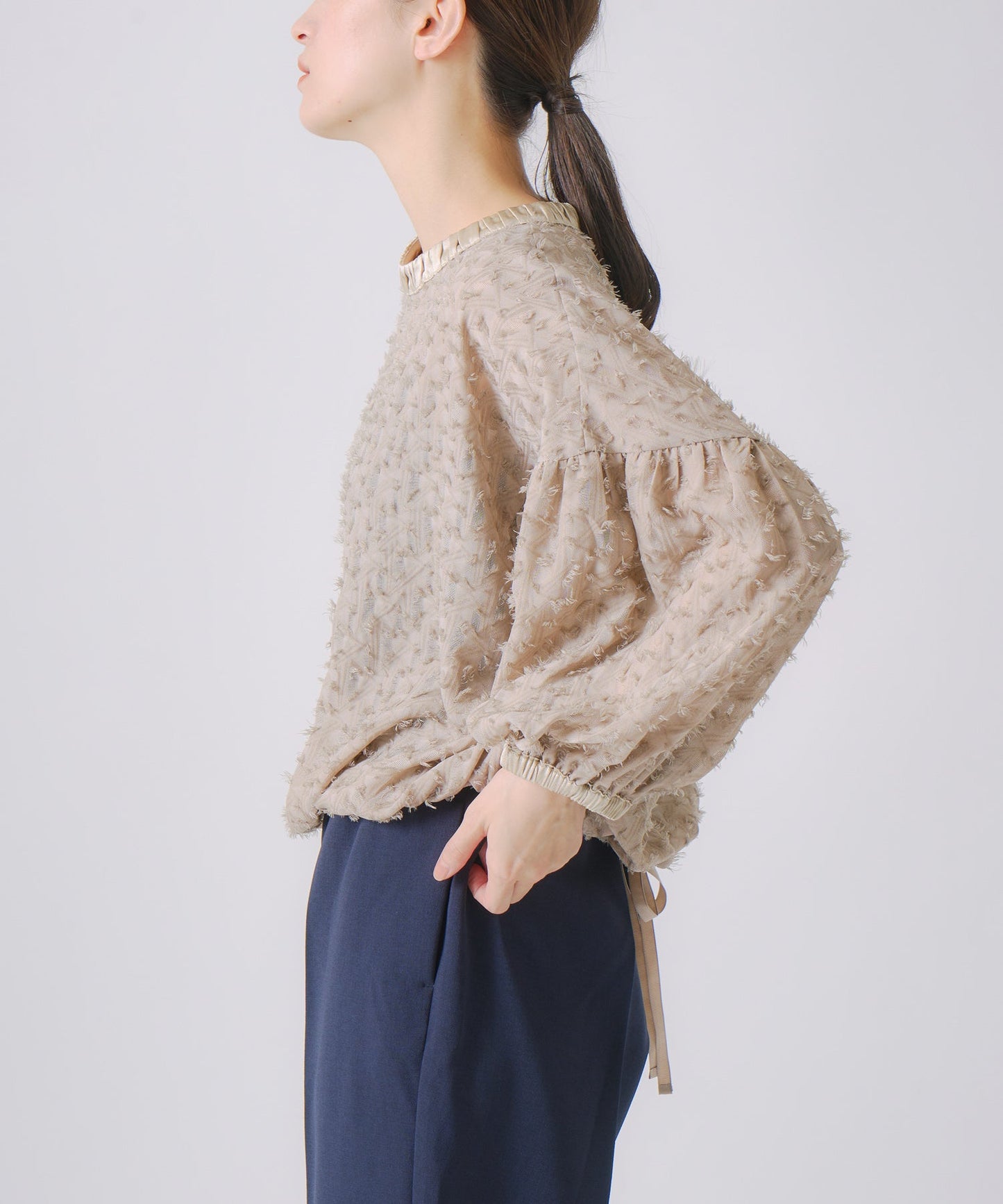 jacquard volume blouse / WHT24FBL4053