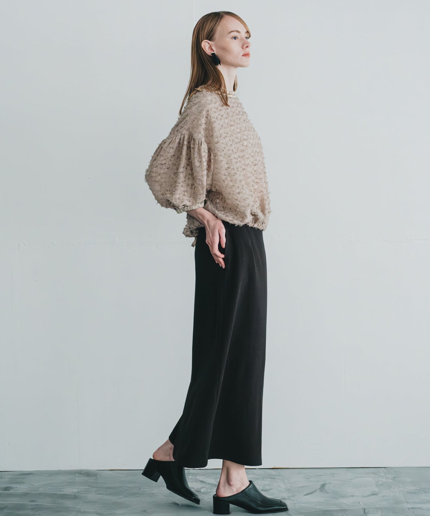 jacquard volume blouse / WHT24FBL4053