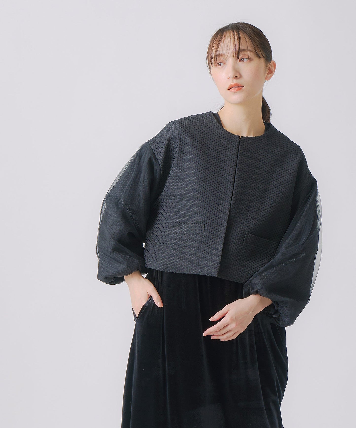 tulle layered sleeve jacket / WHT25FJK4052