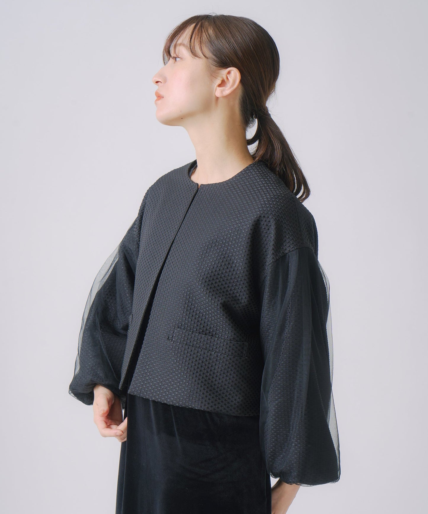 tulle layered sleeve jacket / WHT25FJK4052