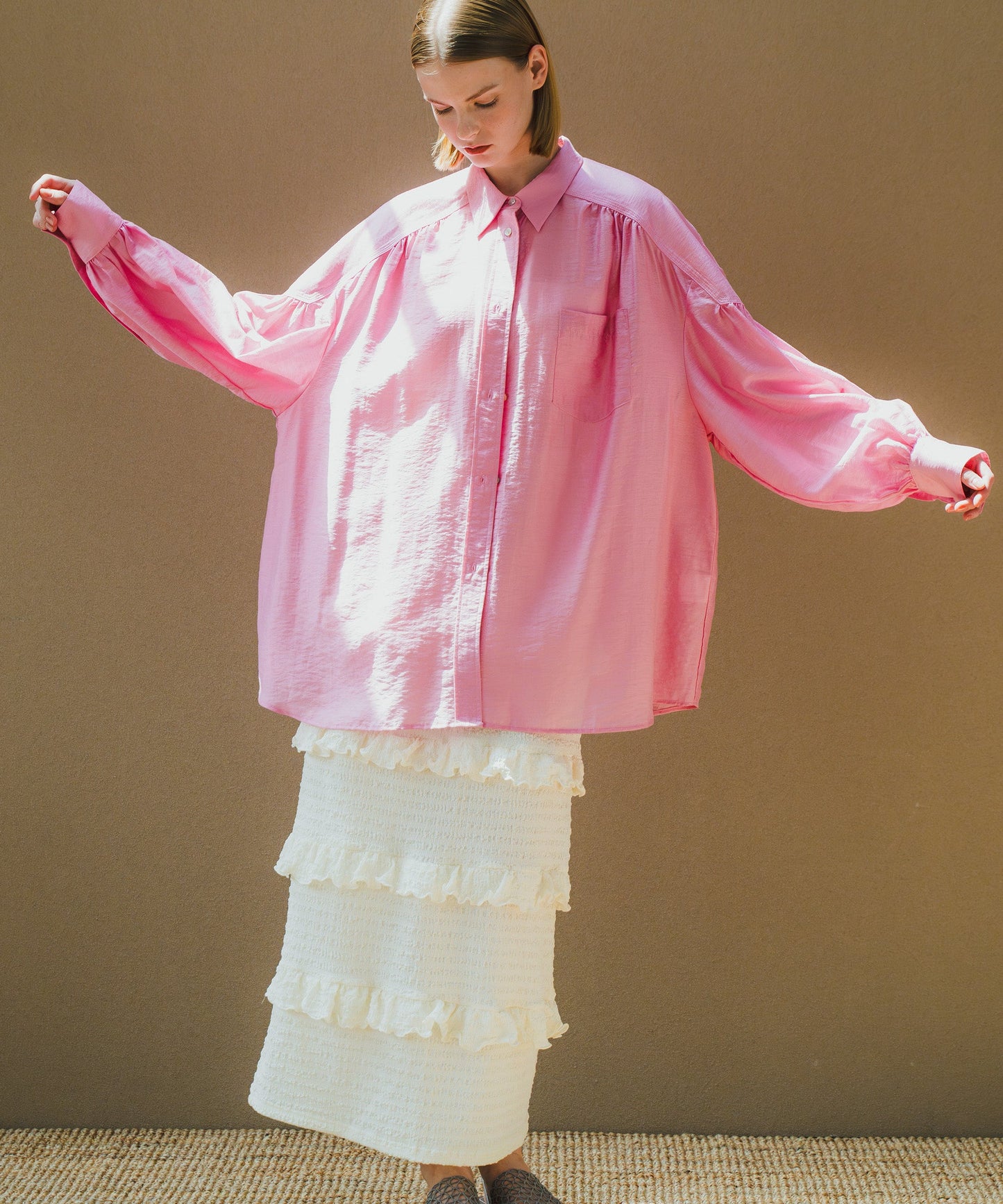 sheer volume blouse / WHT25HBL4065