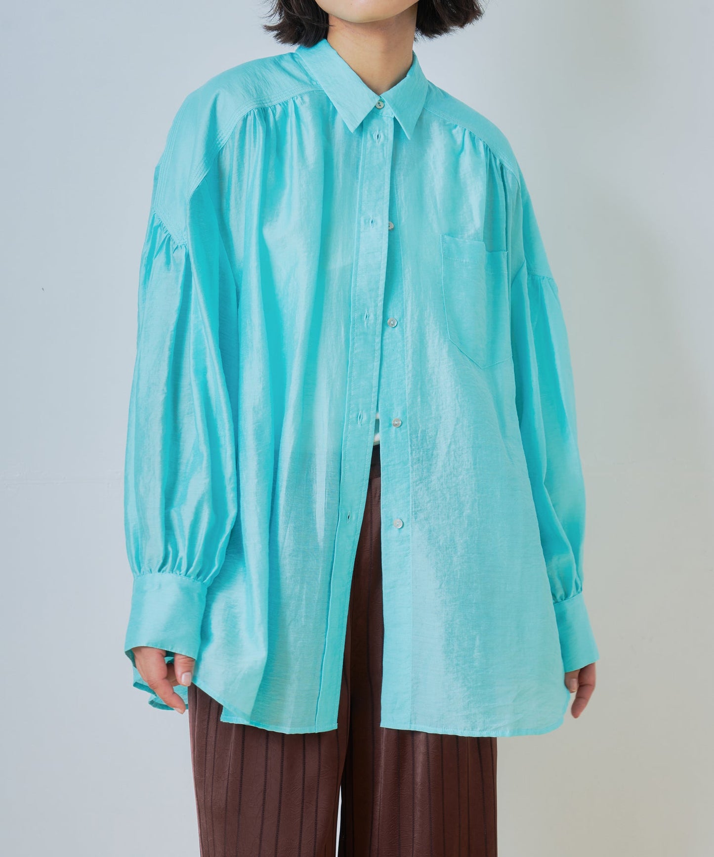 sheer volume blouse / WHT25HBL4065