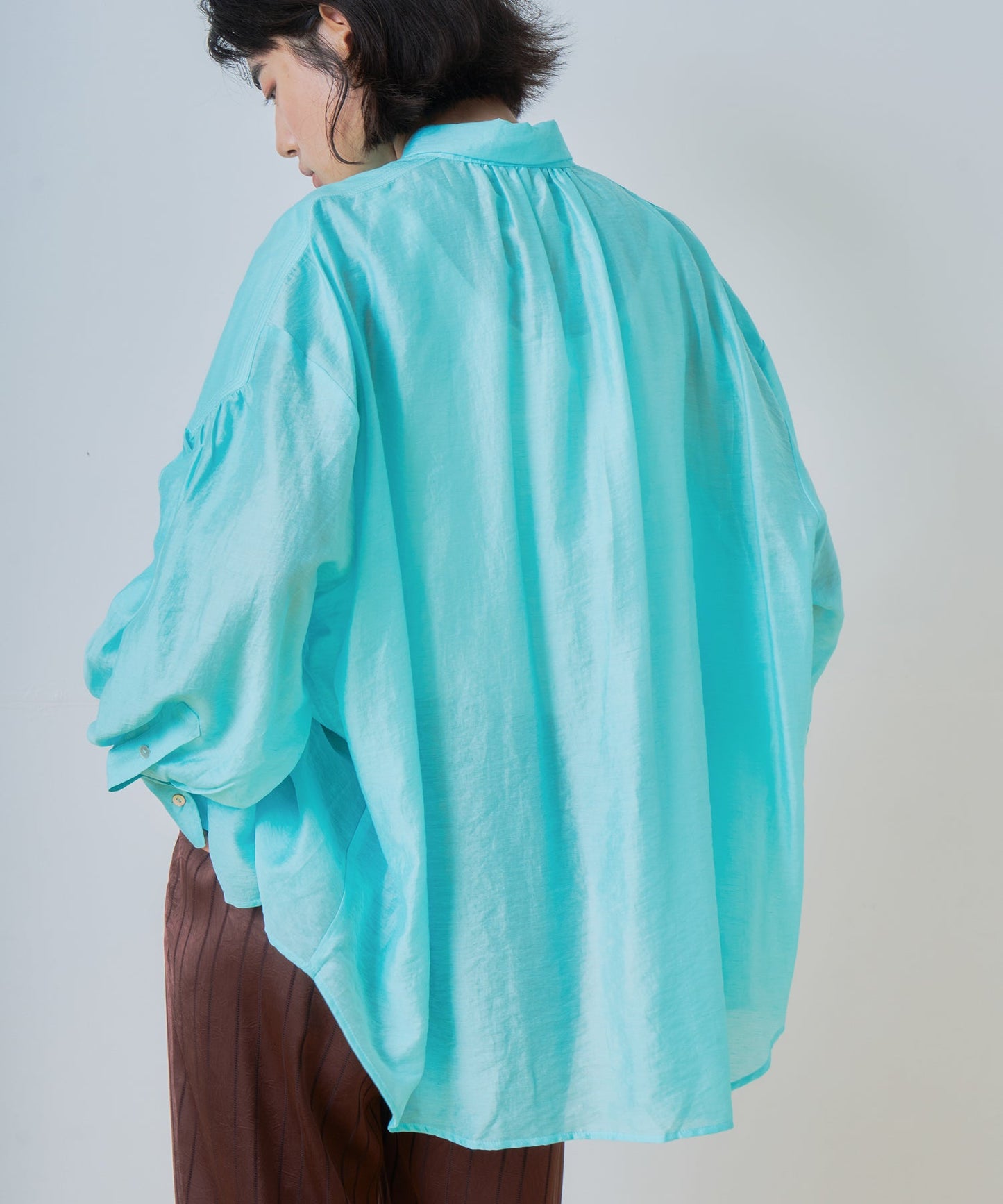 sheer volume blouse / WHT25HBL4065